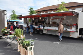 Marché de Thiers sur la place Henri Durre