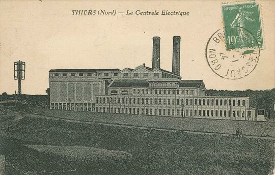 Oblitération 1924.
Mise en service en 1922, la centrale électrique est de faible puissance mais suffit aux besoins de la compagnie.
