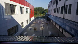 Photo depuis l'intérieur du centre universitaire